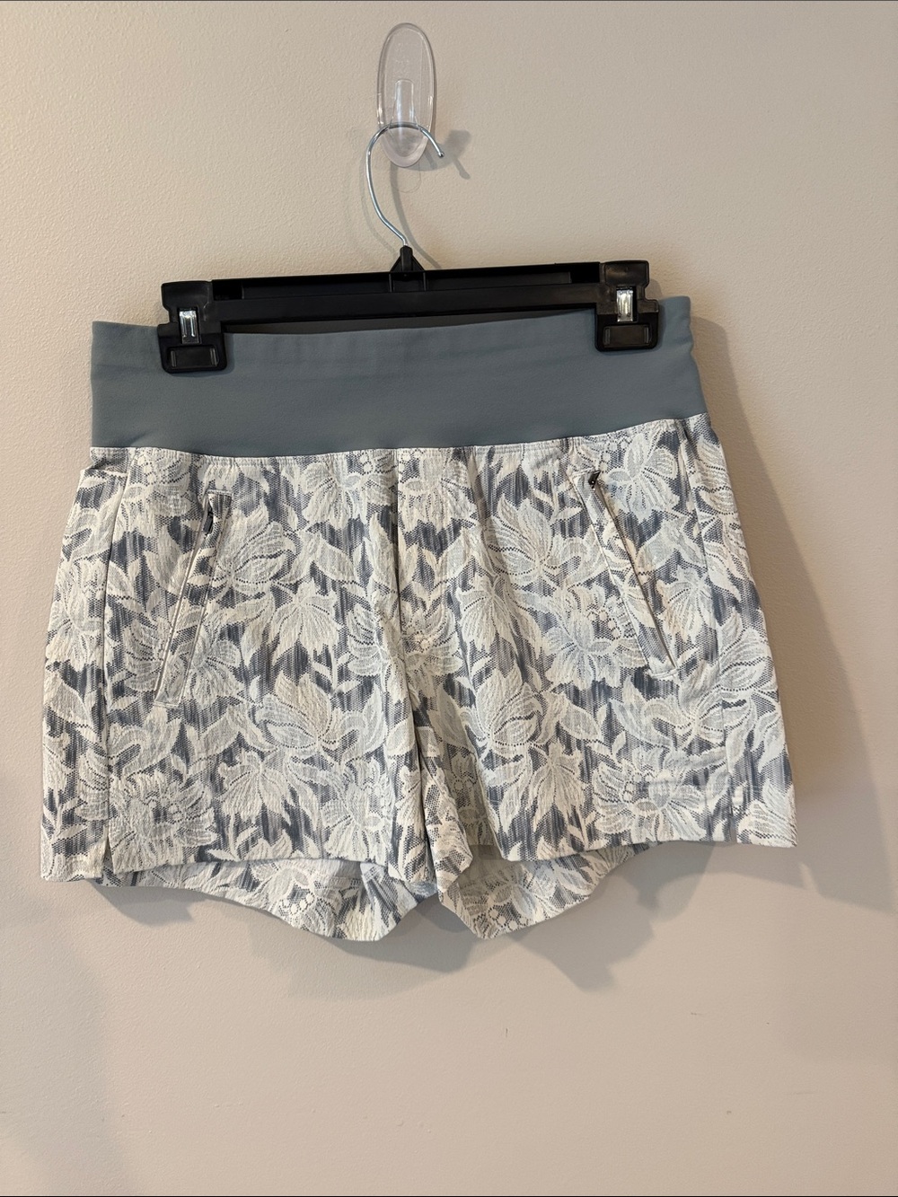 Athleta Trekkie North Printed Shorts